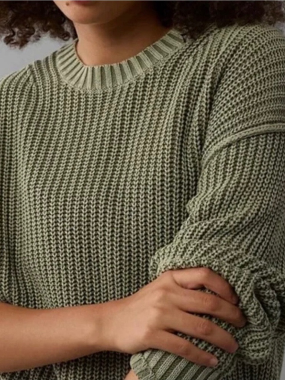 American Eagle Women’s Olive Sage Green Knit Sweater NEW